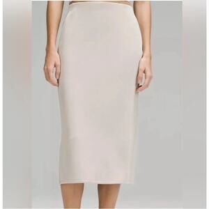 Lululemon Womens Size 14 Softstreme High-Rise Midi Skirt Mojave Tan Excellent